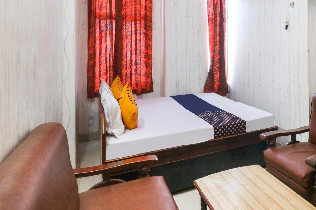 Spot On 67728 Ashish Guest House Jaunpur Exterior photo